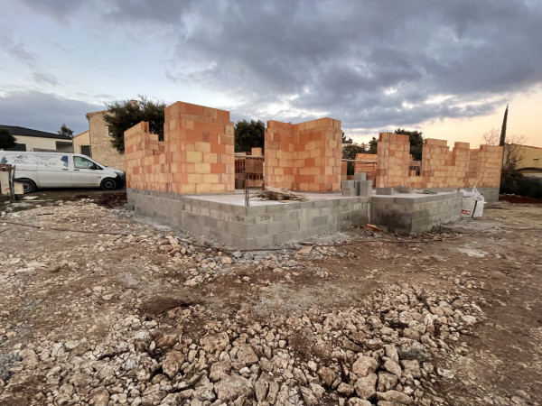 Maison en construction  à Sainte-Cécile-les-Vignes